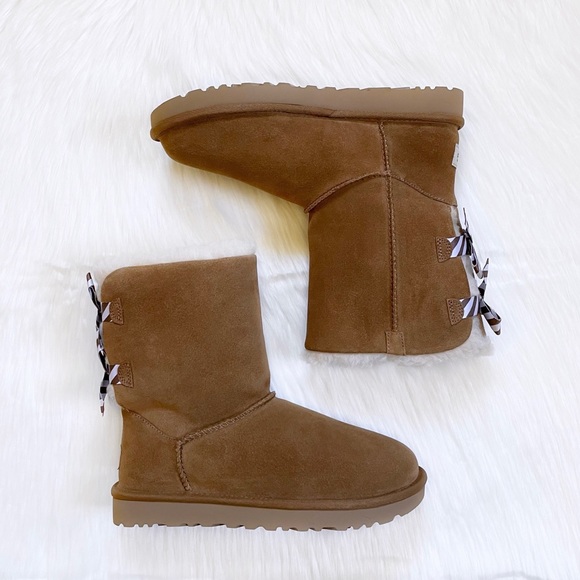 UGG Bailey Bow Diagonal Stripes Chestnut Boots - Picture 5 of 9